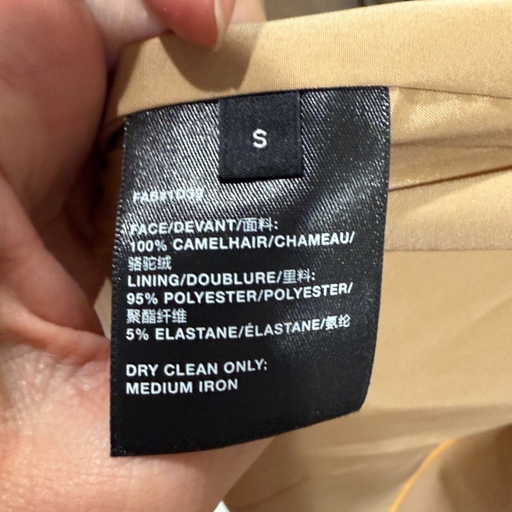 LAFAYETTE 148 NEW YORK NWT Size S
Double-Breasted Camel Hair Coat - $2998.00 - Picture 9 of 9